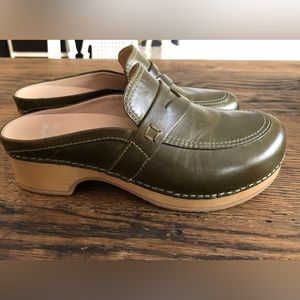 Dansko Womens Leather Green Bel Mules--Size 38--Great Condition